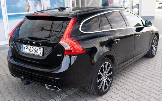 Volvo V60 cena 65900 przebieg: 183000, rok produkcji 2017 z Płock małe 497